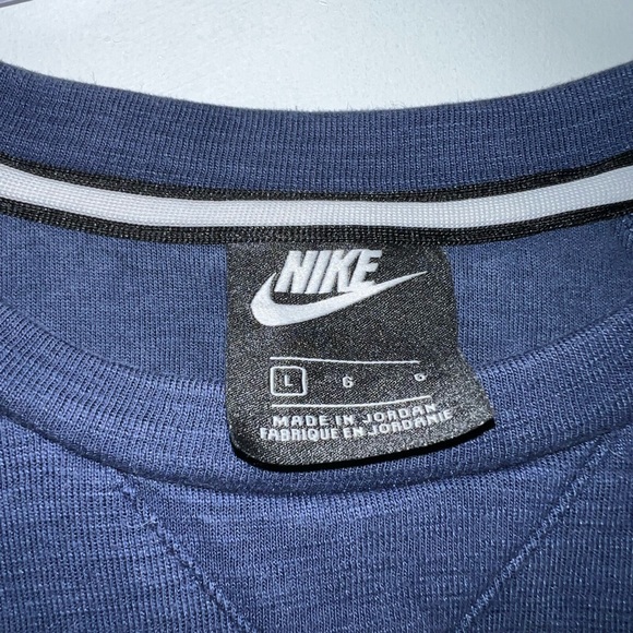 Nike size large crew neck sweater - Picture 4 of 5